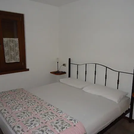 Casa Grazia Apartment Isolaccia